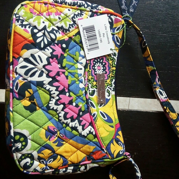 Vera Bradley Handbags - 🎉HP🎉 NWT Vera Bradley Little Crossbody "Rio"